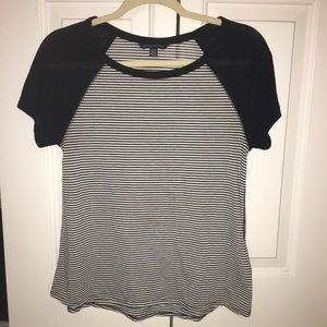American Eagle Women’s Stripped Top Black XS